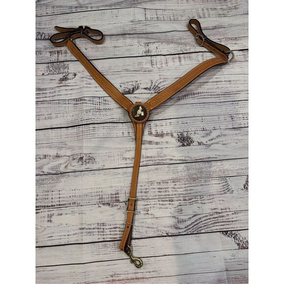 Cowboy Decor barrel racing breastplate light oil full size new - Picture 2 of 3